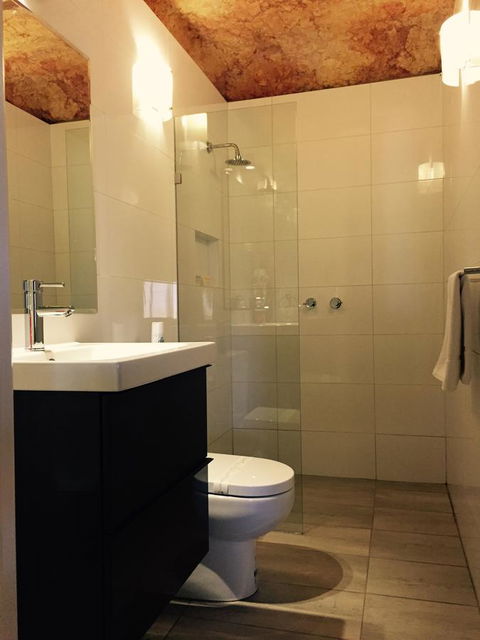 The Lookout Cave Underground Motel - New Castle Holiday 39