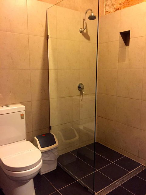 The Lookout Cave Underground Motel - New Castle Holiday 31