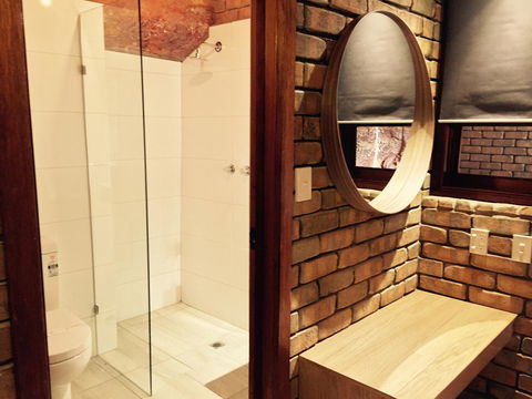 The Lookout Cave Underground Motel - New Castle Holiday 32