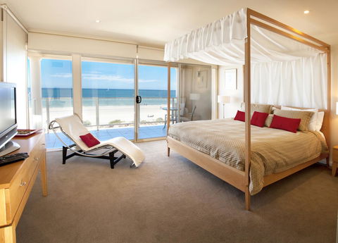 Adelaide Luxury Beach House - New Castle Holiday 4