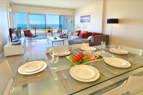 Adelaide Luxury Beach House - New Castle Holiday 5