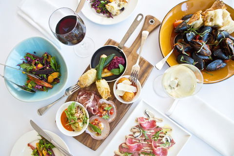 Adelaide Luxury Beach House - New Castle Holiday 29