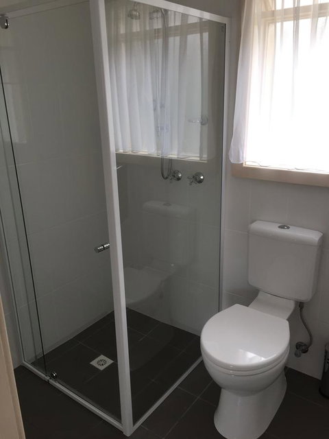 Blue Lake Motel - New Castle Holiday 17