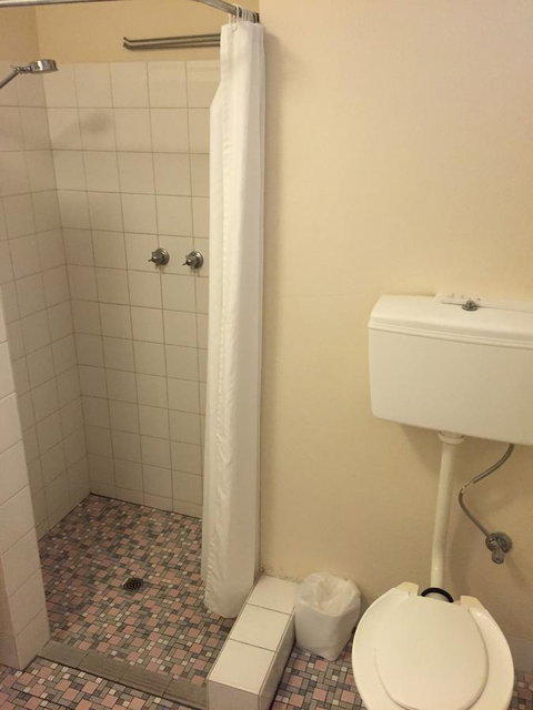 Blue Lake Motel - New Castle Holiday 29