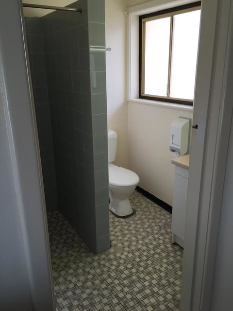 Blue Lake Motel - New Castle Holiday 22