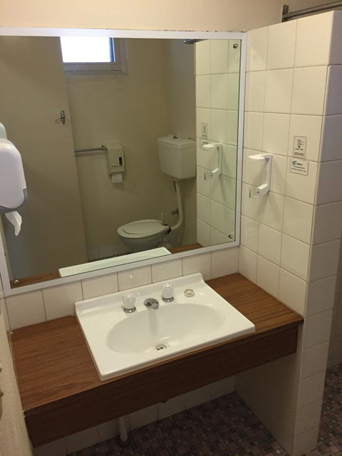 Blue Lake Motel - New Castle Holiday 28