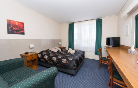 Blue Lake Motel - New Castle Holiday 14