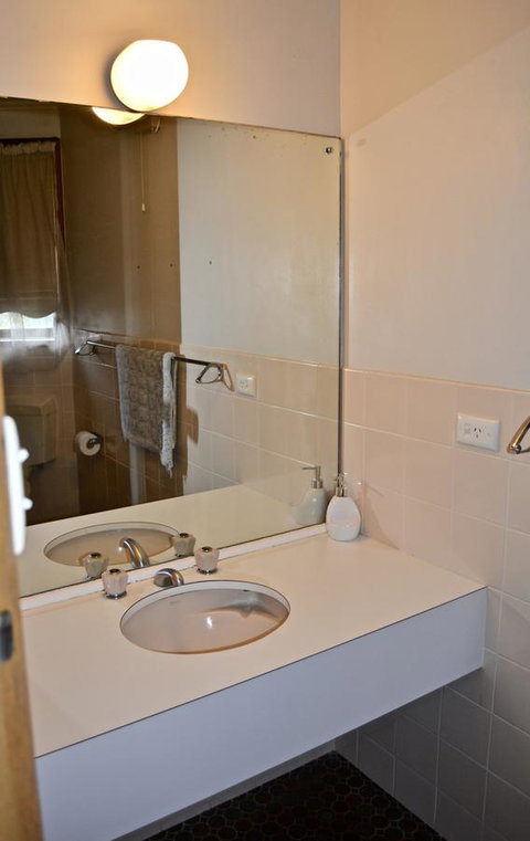 Dolphinview - New Castle Holiday 8