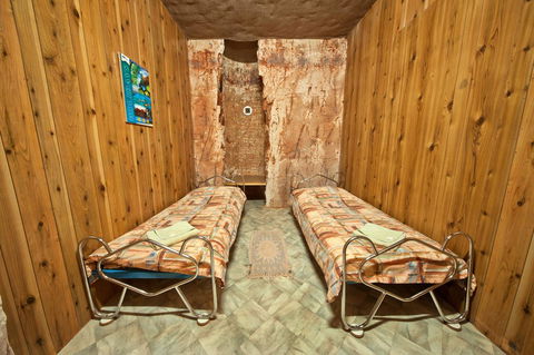 Radeka Downunder Underground Motel - New Castle Holiday 6