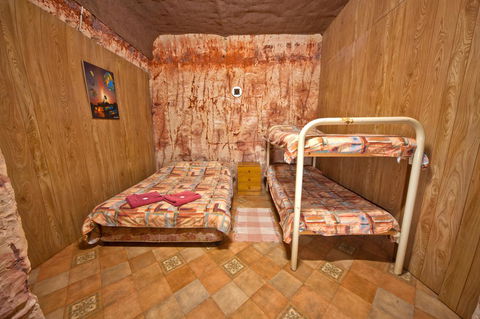 Radeka Downunder Underground Motel - New Castle Holiday 2