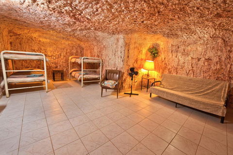 Radeka Downunder Underground Motel - New Castle Holiday 4