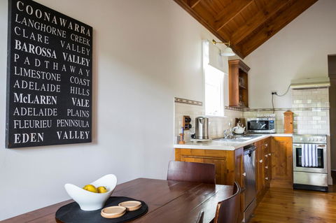Clare Valley Heritage Retreat - New Castle Holiday 4