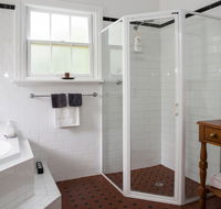 Clare Valley Heritage Retreat - New Castle Holiday