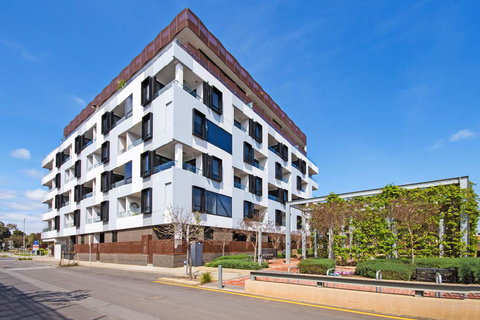 Swainson At Bowery - New Castle Holiday 5