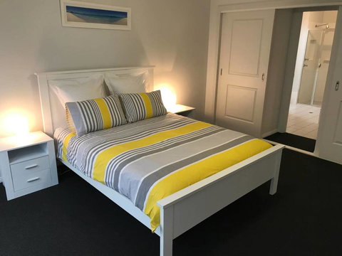 Moontana - New Castle Holiday 6