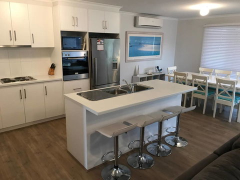 Moontana - New Castle Holiday 2