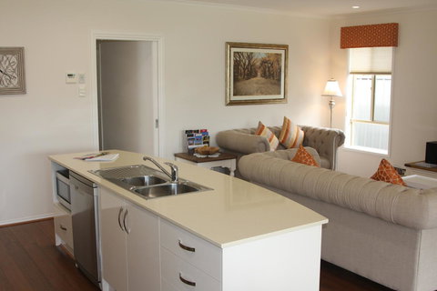 C And C Tanunda - New Castle Holiday 12