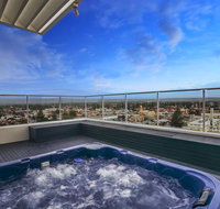 Glenelg Skyline Penthouse - New Castle Holiday