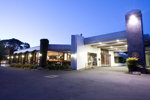 The Commodore - New Castle Holiday 1