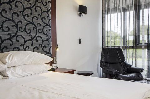 The Commodore - New Castle Holiday 38