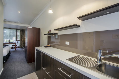 The Commodore - New Castle Holiday 42