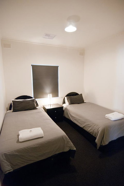 The Commodore - New Castle Holiday 18