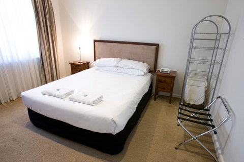 The Commodore - New Castle Holiday 22