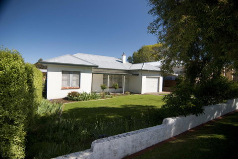 The Commodore - New Castle Holiday 20