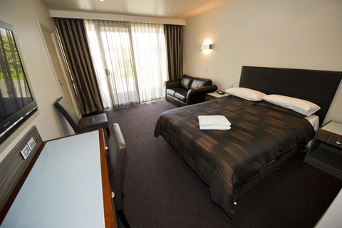 The Commodore - New Castle Holiday 5