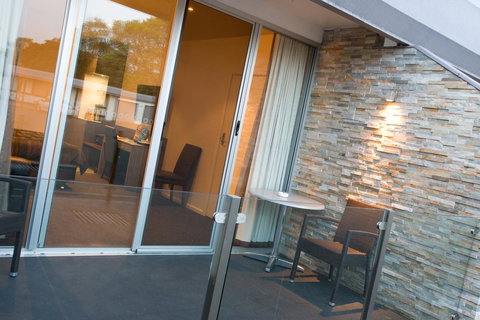 The Commodore - New Castle Holiday 25