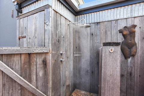 Esplanade Escape - New Castle Holiday 8