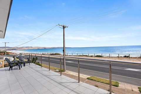 Esplanade Escape - New Castle Holiday 16