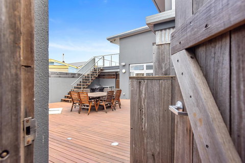 Esplanade Escape - New Castle Holiday 9