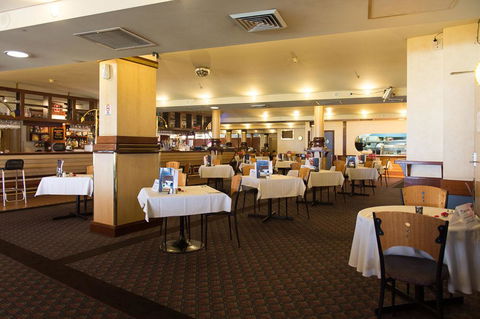 Grand Tasman Hotel - New Castle Holiday 1