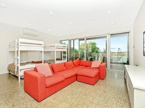 Muse On The Murray - New Castle Holiday 34