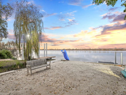 Muse On The Murray - New Castle Holiday 5