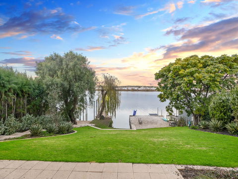 Muse On The Murray - New Castle Holiday 12