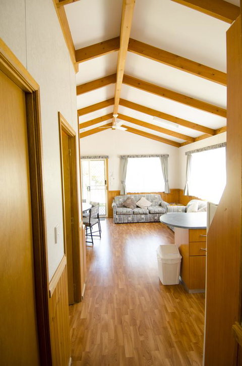 Lakeside Tourist Park - New Castle Holiday 5