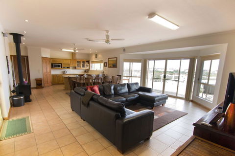 Limestone Ridge - New Castle Holiday 4