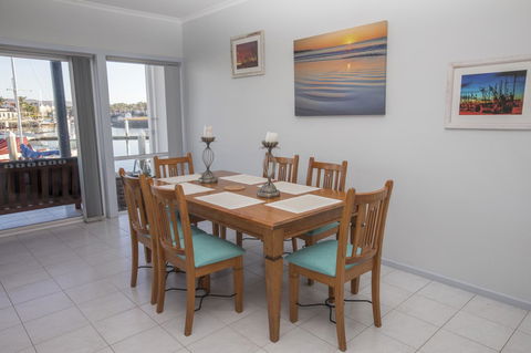 Marina Reflections - New Castle Holiday 4