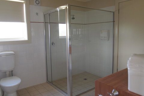 Alexander Cameron Suites - New Castle Holiday 22