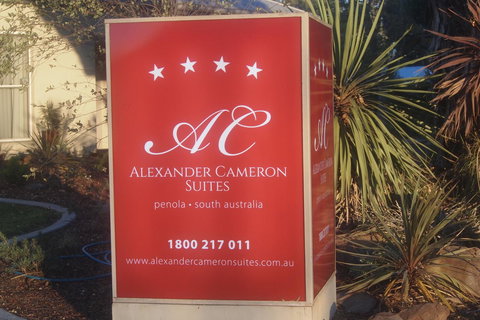 Alexander Cameron Suites - New Castle Holiday 19