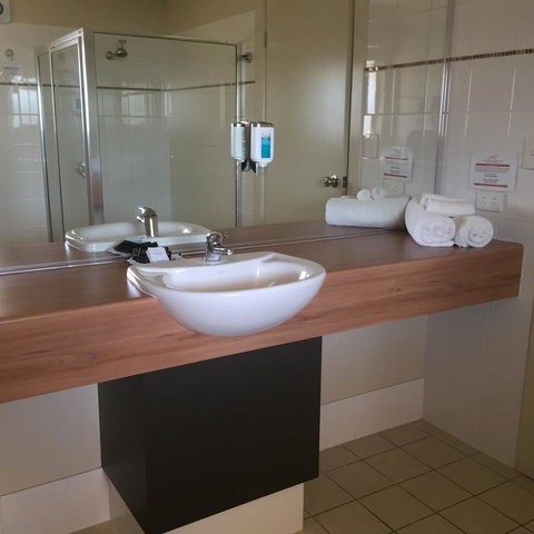 Alexander Cameron Suites - New Castle Holiday 17