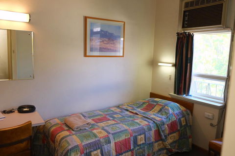 Berri Hotel - New Castle Holiday 27