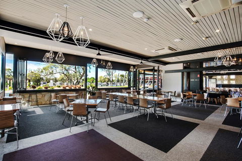 Berri Hotel - New Castle Holiday 13