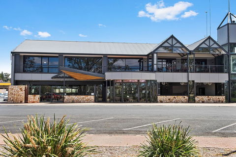 Berri Hotel - New Castle Holiday 4
