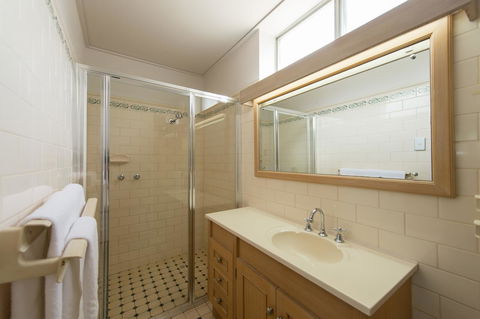 Berri Hotel - New Castle Holiday 39