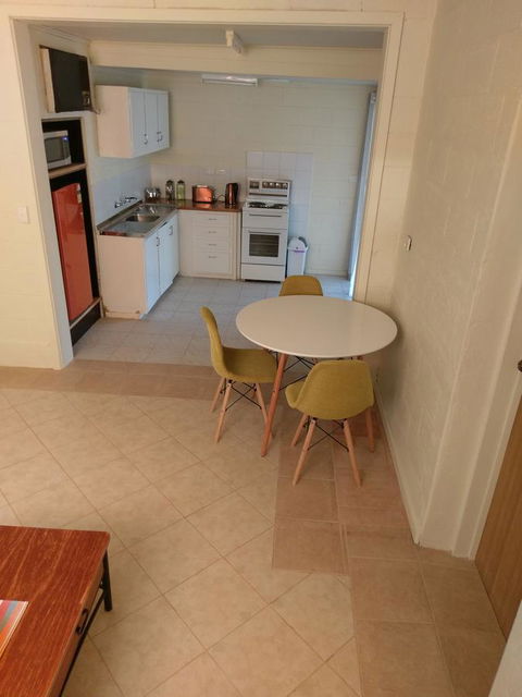 Desert Gum Retreat Gough St - New Castle Holiday 16