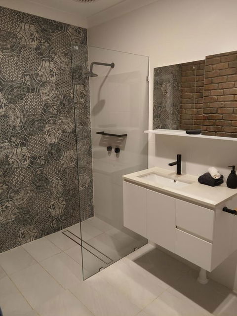 Desert Gum Retreat Gough St - New Castle Holiday 12