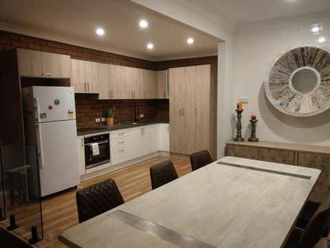 Desert Gum Retreat Gough St - New Castle Holiday 13